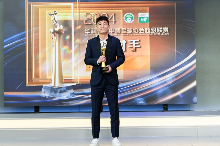关于广州恒大国内球员表现抢眼,中超冠军奖杯更近一步的信息 关于广州恒大国内球员表现抢眼,中超冠军奖杯更近一步的信息
