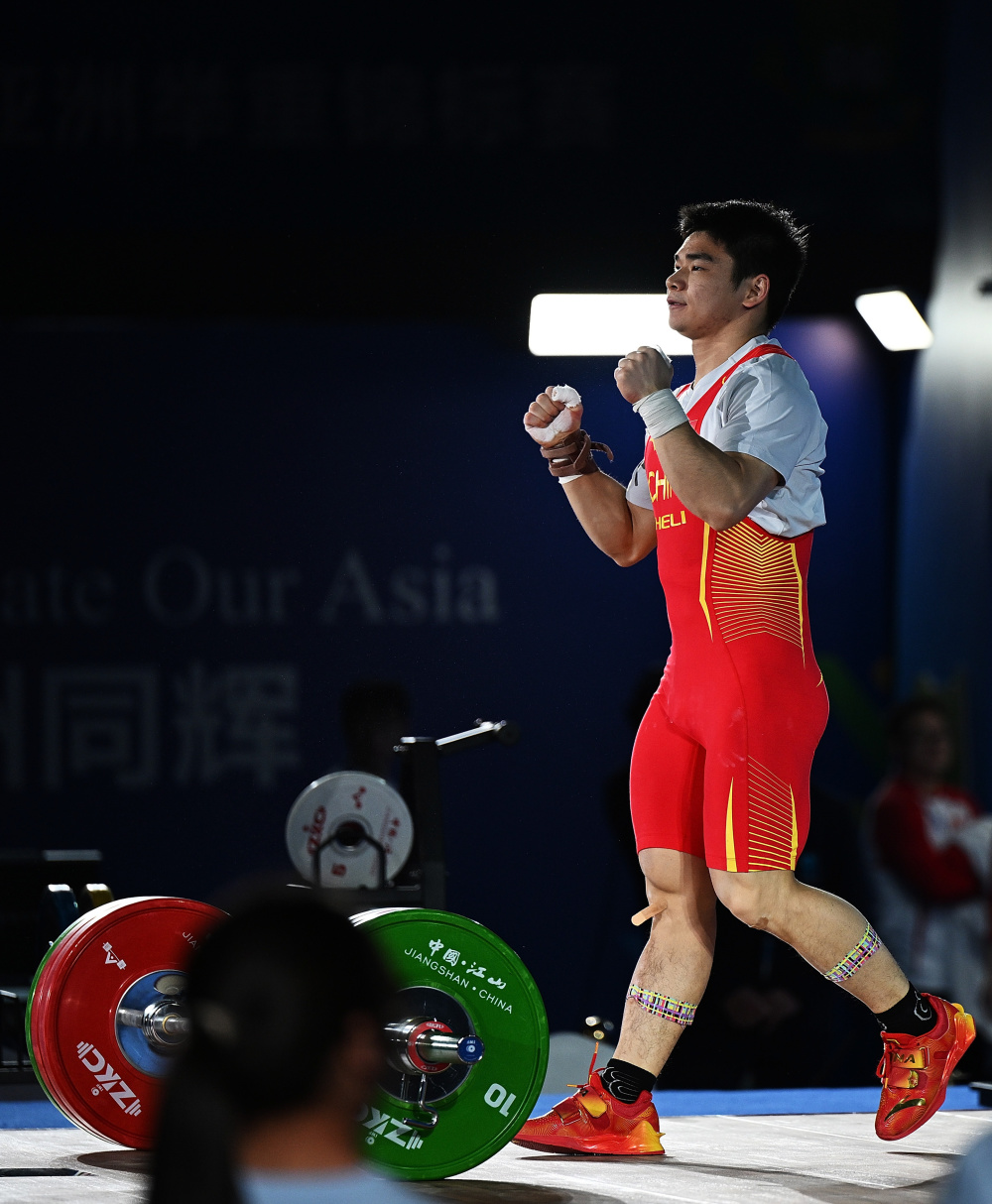 缅甸选手在举重比赛中斩获金牌 缅甸选手在举重比赛中斩获金牌
