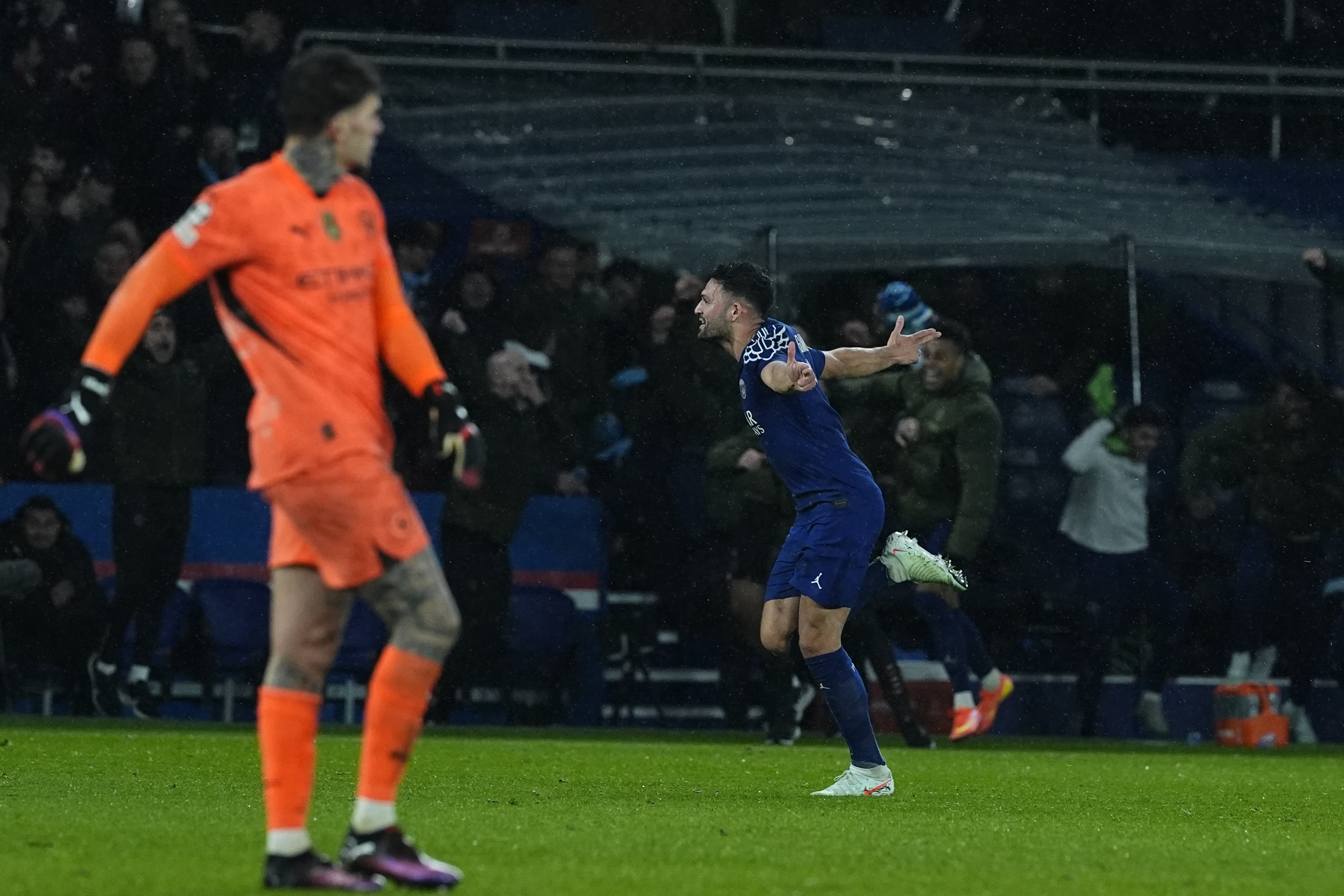 巴黎圣日耳曼大胜斯特拉斯堡，继续领跑联赛的简单介绍