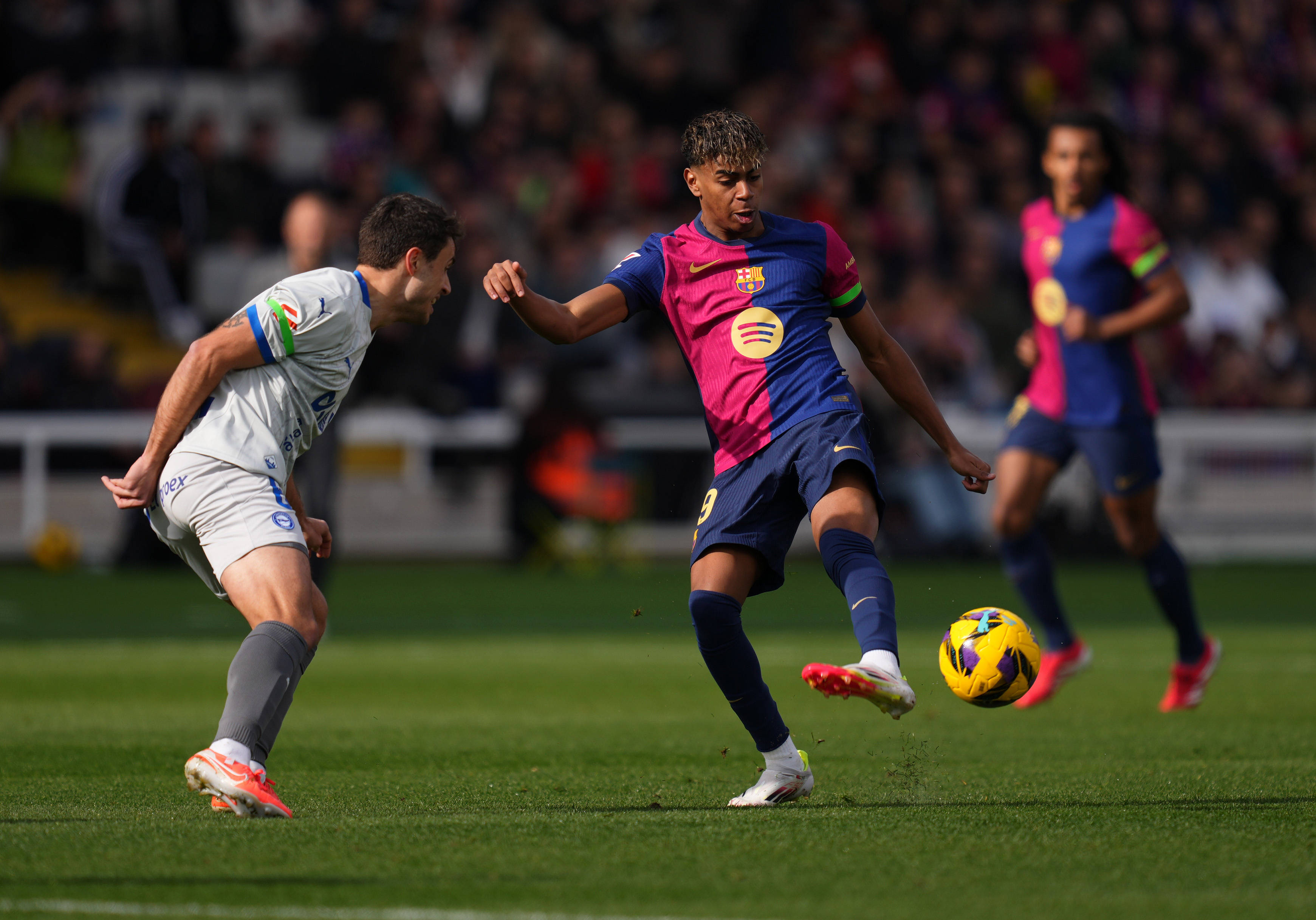 马德里竞技客胜巴伦西亚近身追击