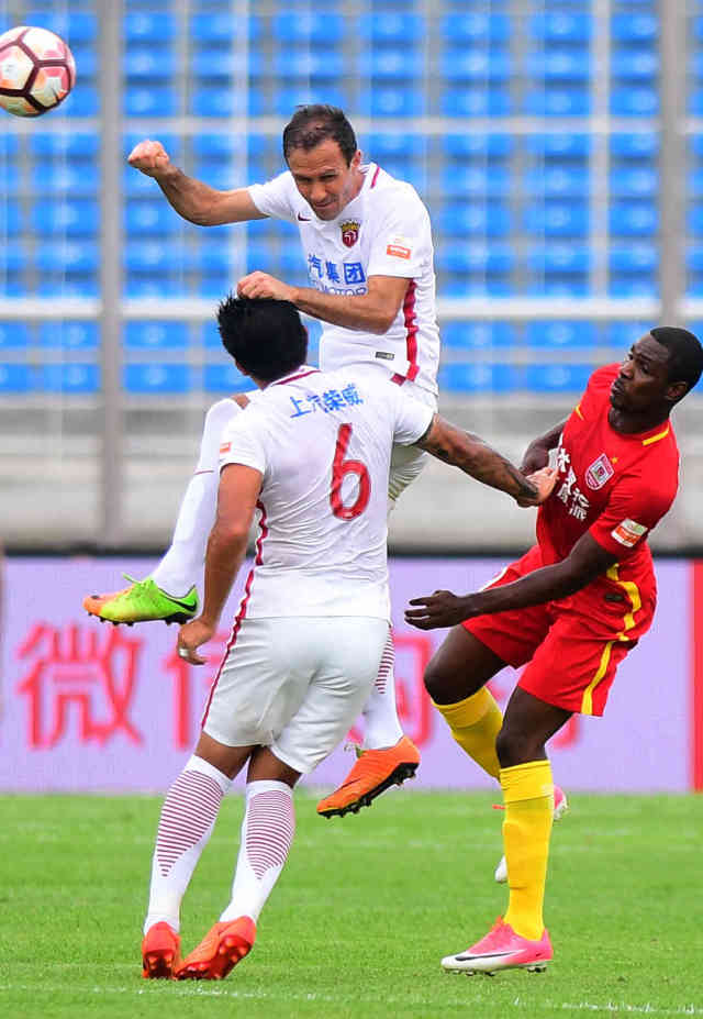 最新中超：英格兰止步拜仁，球迷沸腾的简单介绍