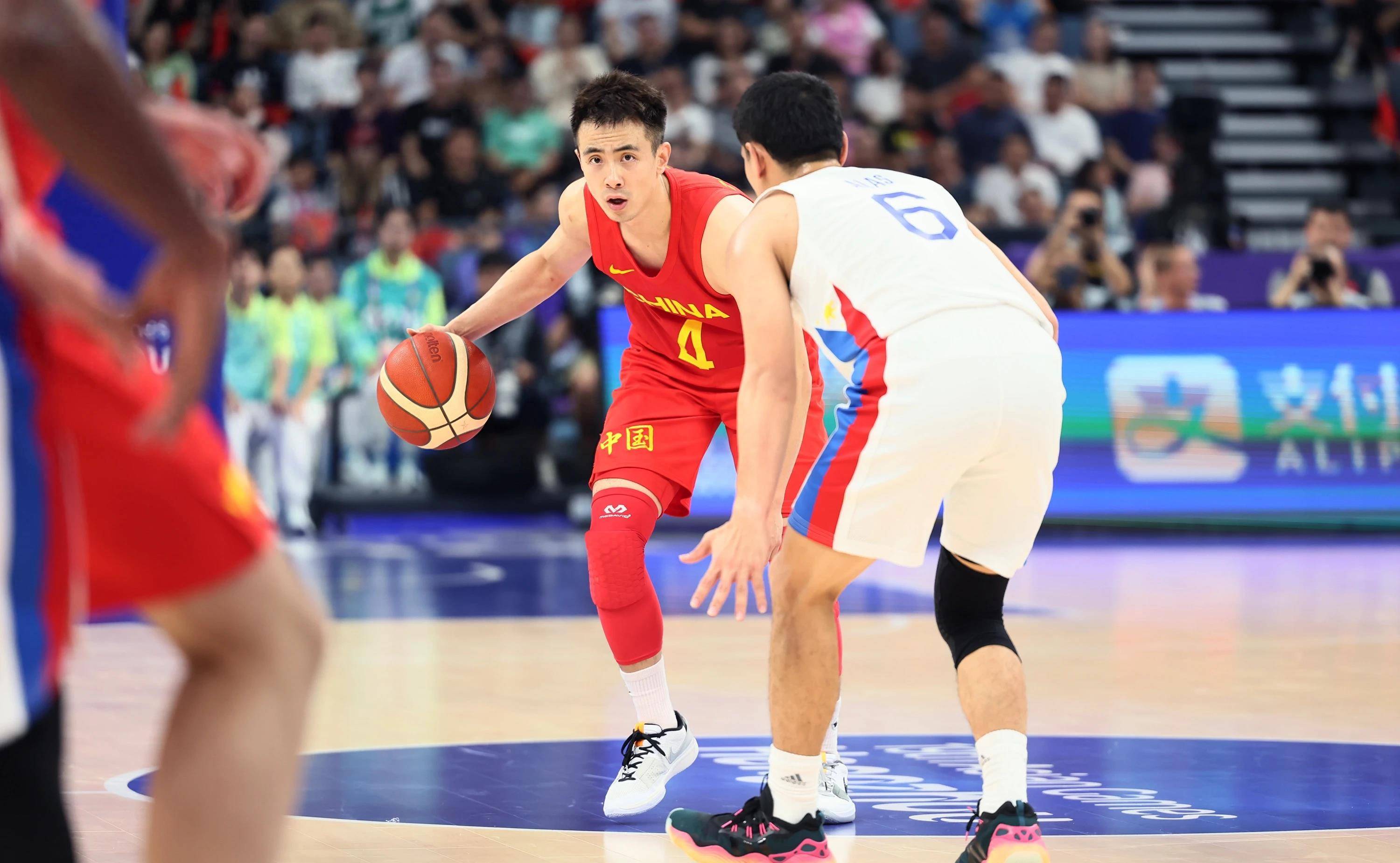 湖南男篮实现惊天大逆转,教练团褒奖全队 湖南男篮实现惊天大逆转,教练团褒奖全队