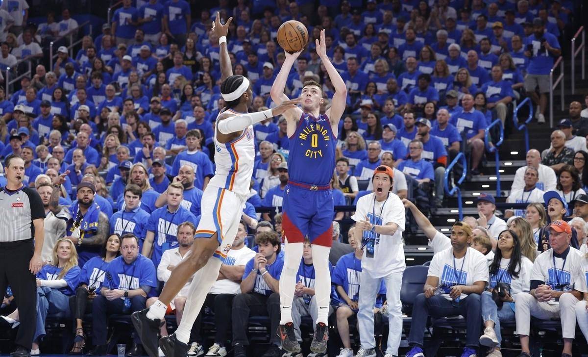 雷霆队逆境下掀起领袖球员之争