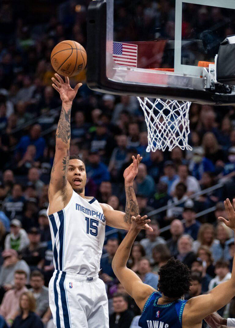 灰熊力克开拓者，晋级次轮