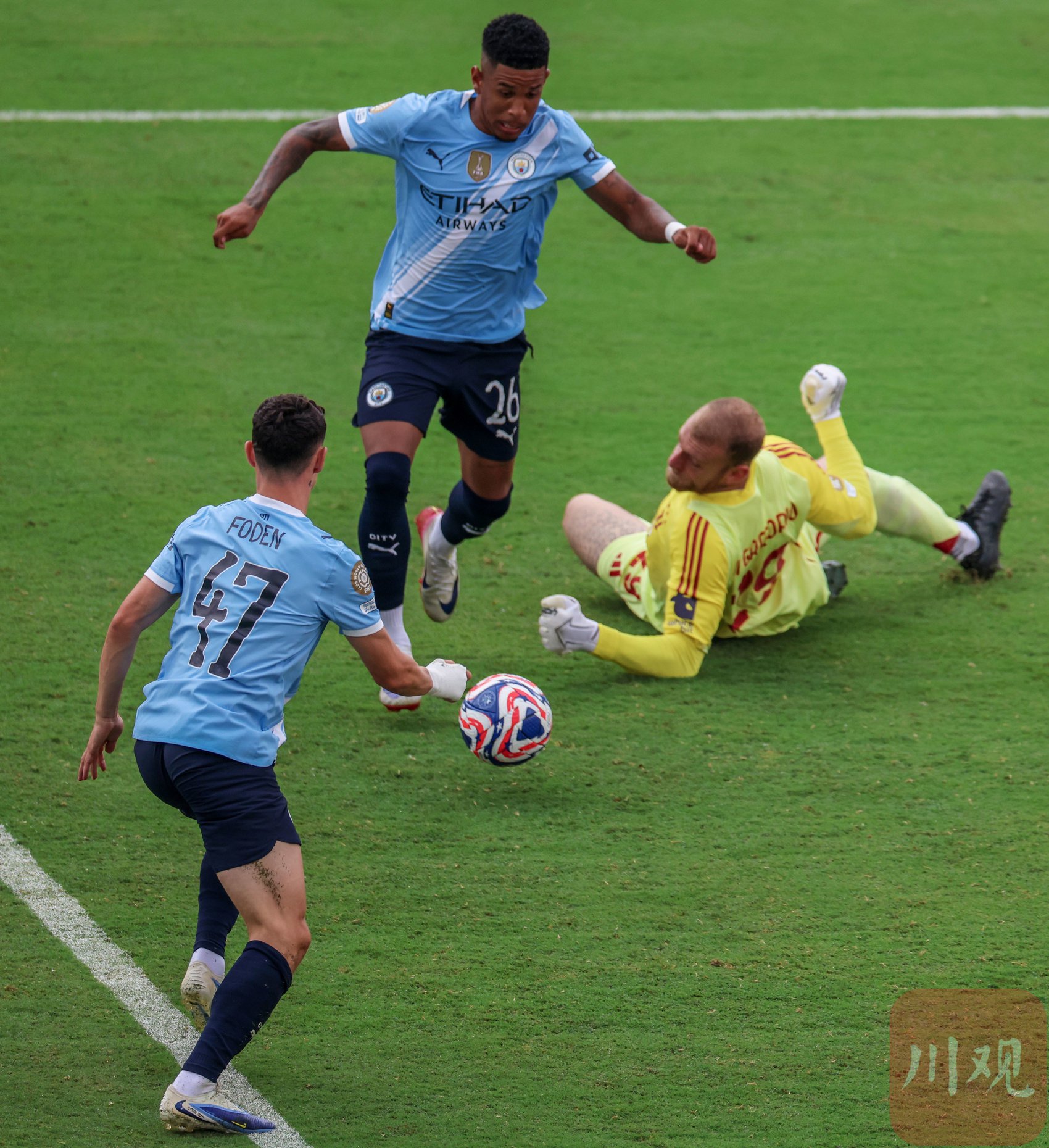 关于全球热议!足球场外八卦引关注的信息 关于全球热议!足球场外八卦引关注的信息