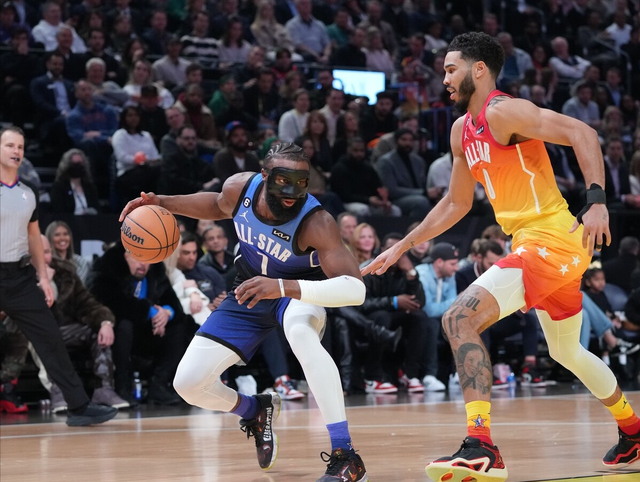 江苏队横扫新疆队，麦科勒姆高光表现