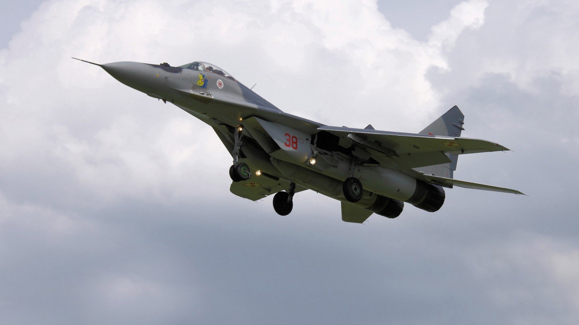 当杜兰特无视防守，马刺扼住命运的咽喉，篮球世界里两种不同的无解