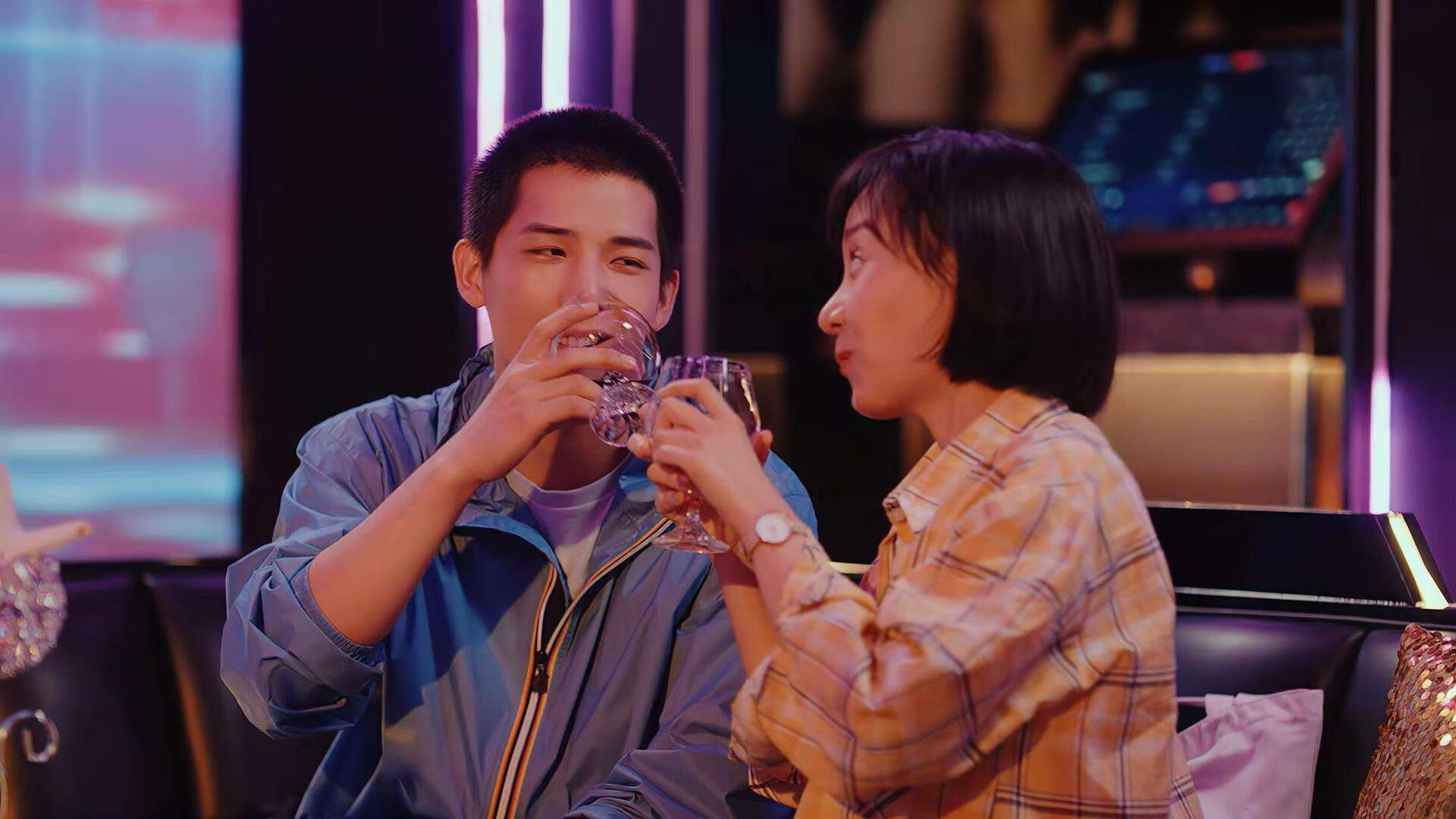 黑马奔腾!伊拉克1-0掀翻非洲雄鹰,斯通斯铁闸封死尼日利亚