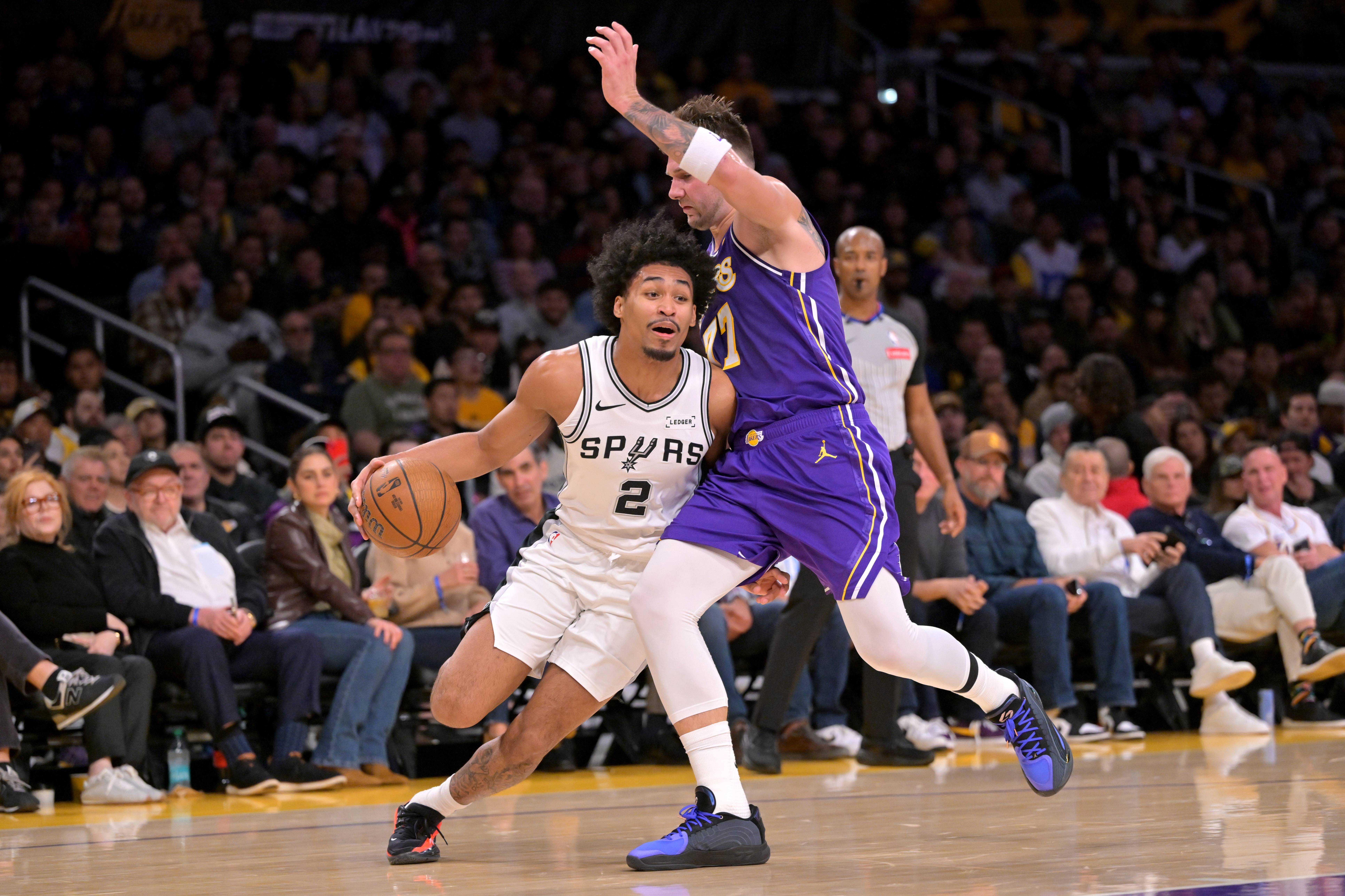 NBA季后赛之夜,东契奇稳定输出不掉线 NBA季后赛之夜,东契奇稳定输出不掉线