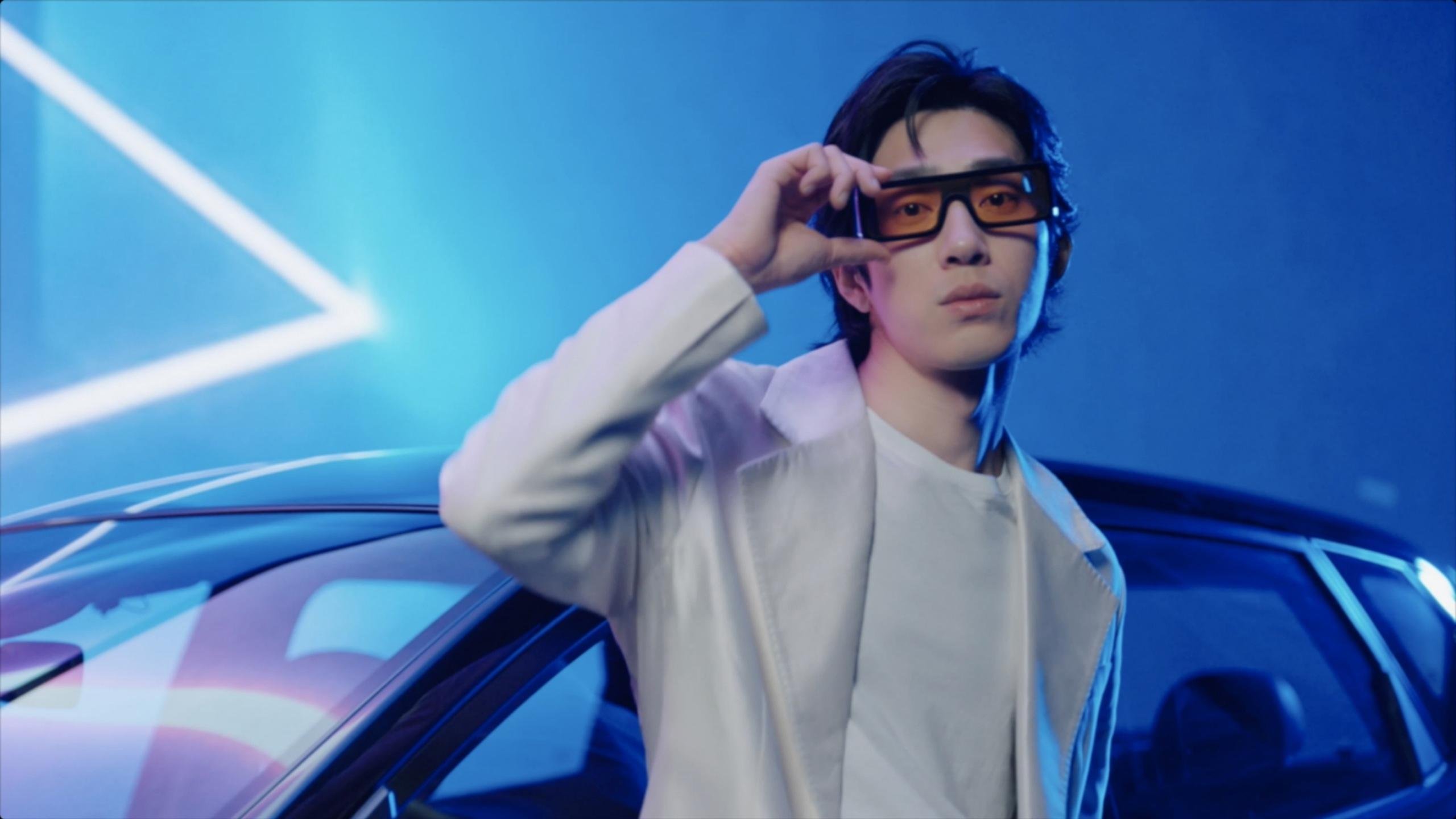 球场如世界，迪马利亚的弯刀与东方智慧